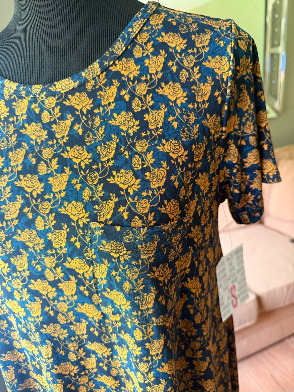 Mustard Floral Carly Dress LulaRoe NWT Women's Navy Blue and Short Sleeve S